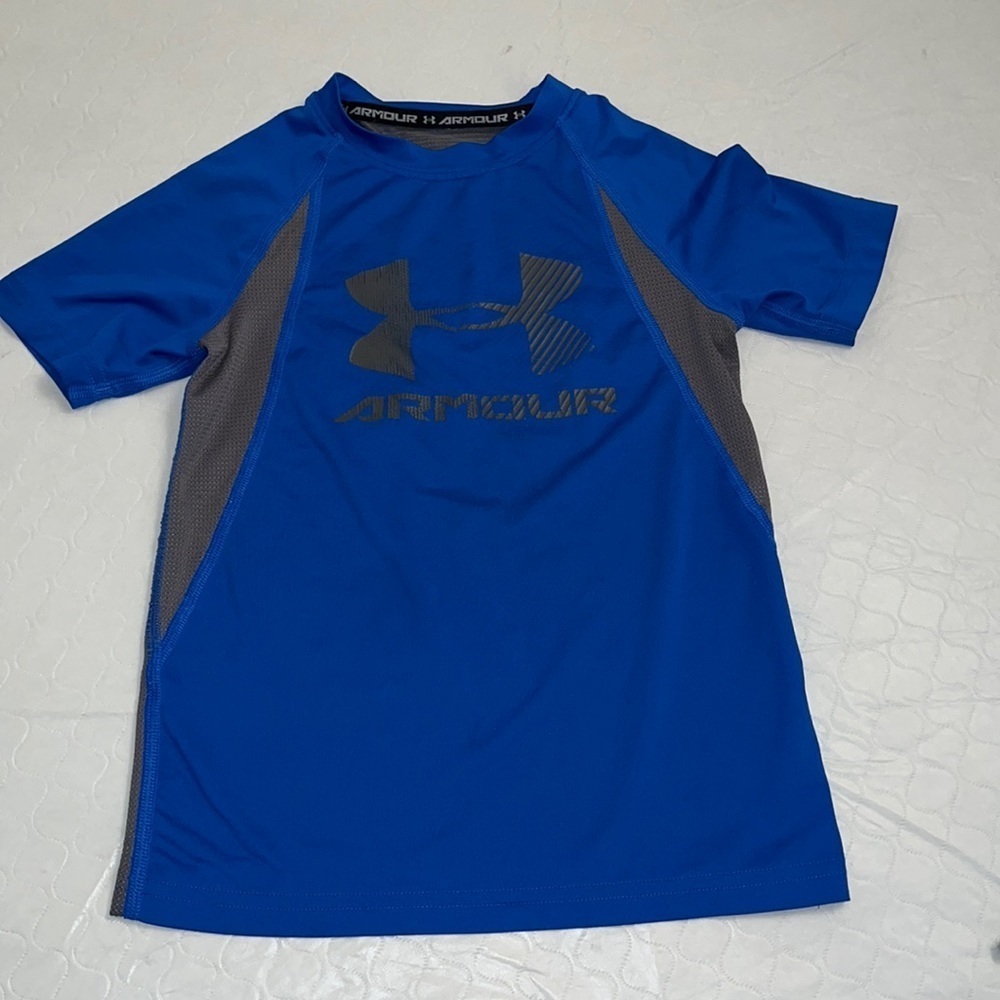Under Armour blue performance short sleeve t-shirt with gray logo and detail